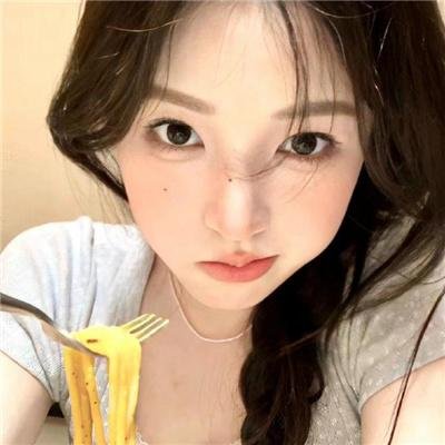 我们恋爱吧第一季封面